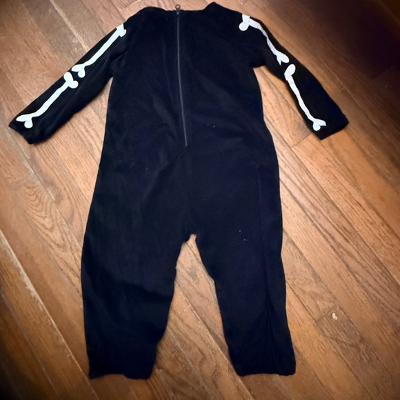 Pottery Barn Kids Halloween Skeleton Costume - Picture 7 of 12